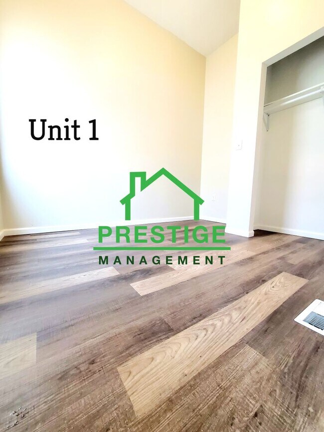 Building Photo - 3 Bedroom Apartment
