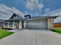 Building Photo - 2108 Gabriel Dr