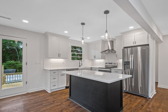 Building Photo - Beautifully Updated 4BR 2BA Home in Madison. Over 2,000 sq ft. $2,950 Rent.