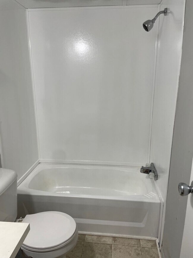 Building Photo - 3 bed 2 bath singlewide