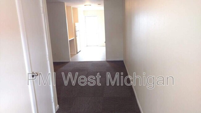 Building Photo - 14532 State St