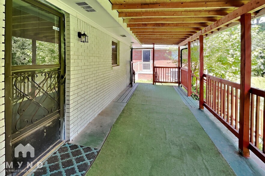 Building Photo - 1429 Vesta Ave