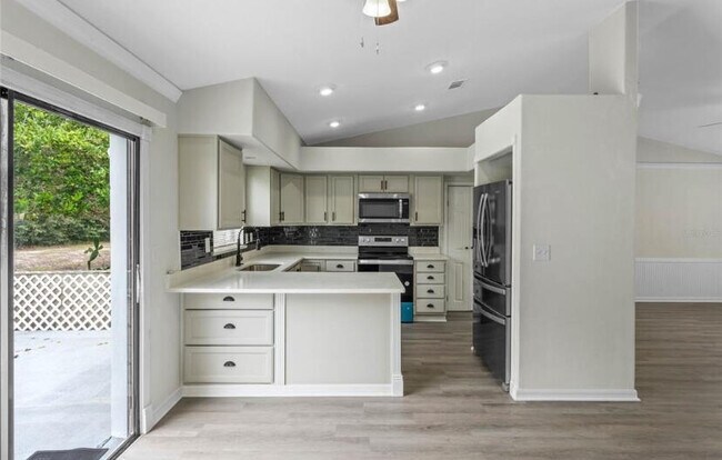 Building Photo - 613 Antelope Ln