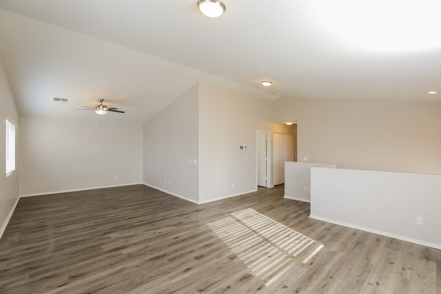 Building Photo - 3419 W Sunland Ave