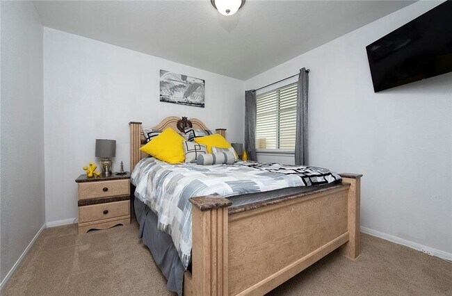 Building Photo - 810 Comal Run