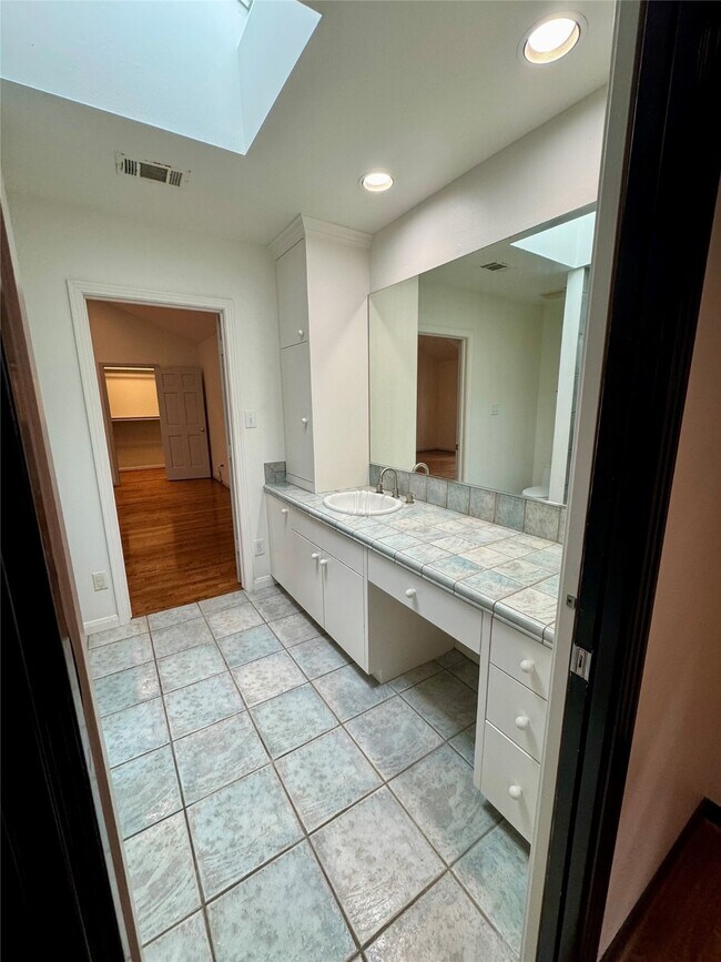 Building Photo - 3805 Piping Rock Ln