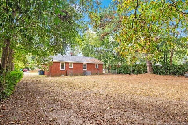 Building Photo - 4914 Walnut Dr