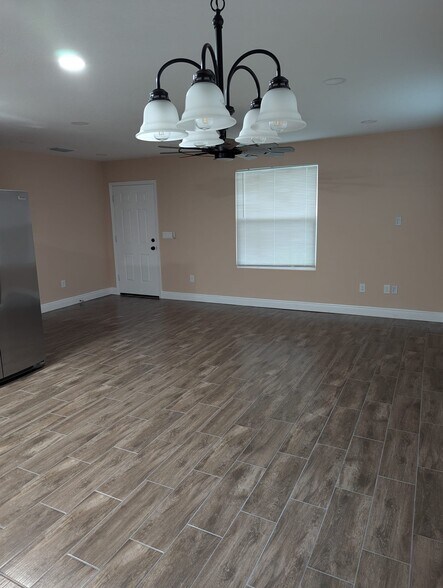 Building Photo - 4519 14th Ave S