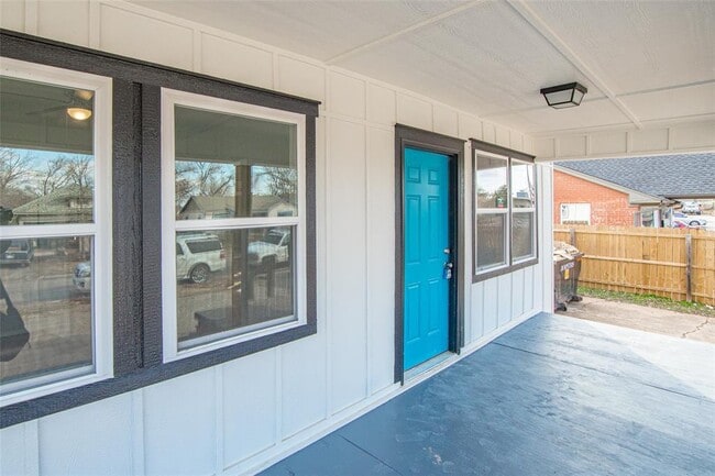 Building Photo - 1008 NW 45th St