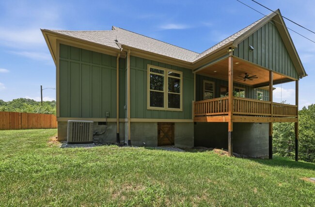 Building Photo - 3556 Cottonwood Ln