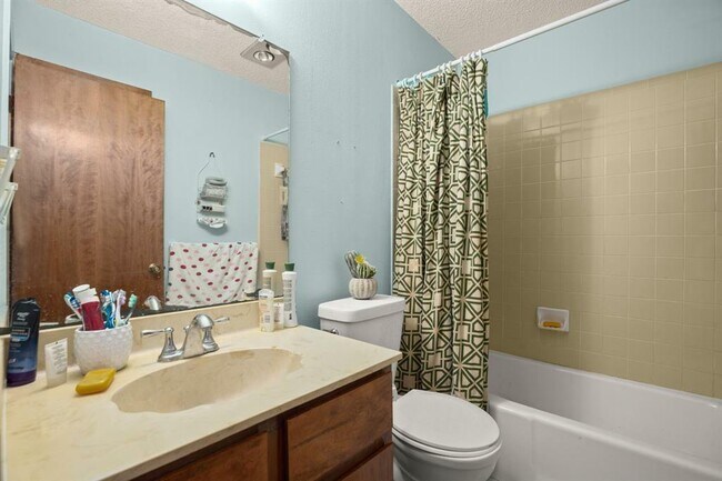 Building Photo - 509 Oat Meadow Dr