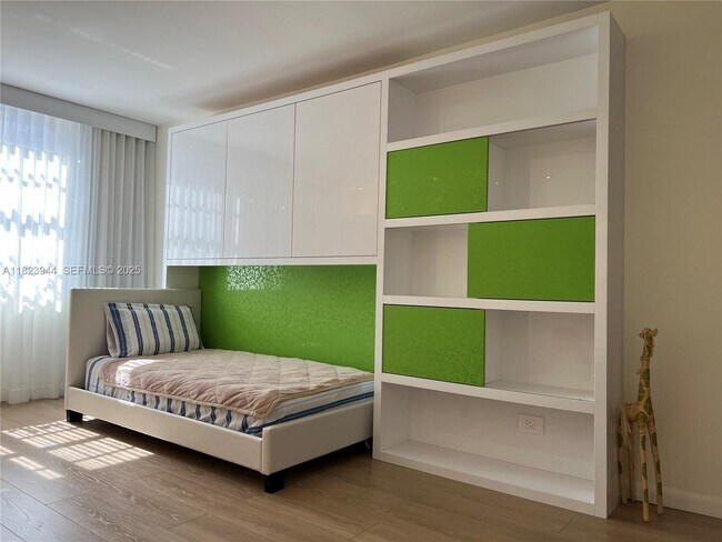 Building Photo - 251 174th St