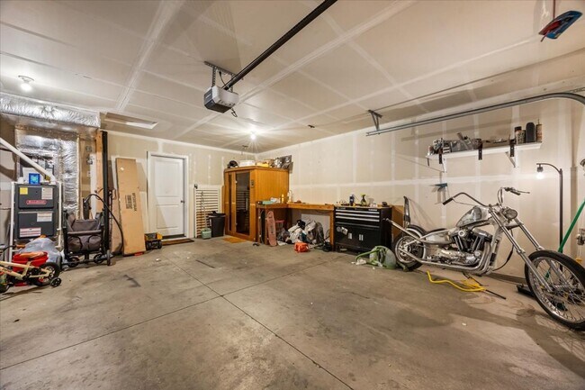 Building Photo - Perfect Location 3 Bed 2 Bath Home with SO...