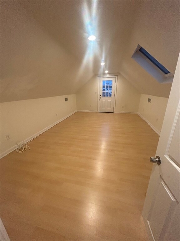 Building Photo - 36 Hunting St