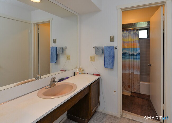 Building Photo - 548 Heritage Vlg