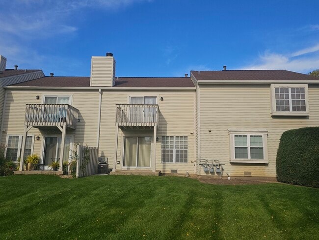 Building Photo - 475 Bridle Trail