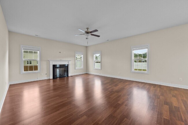 Building Photo - 304 Little Egret Ln