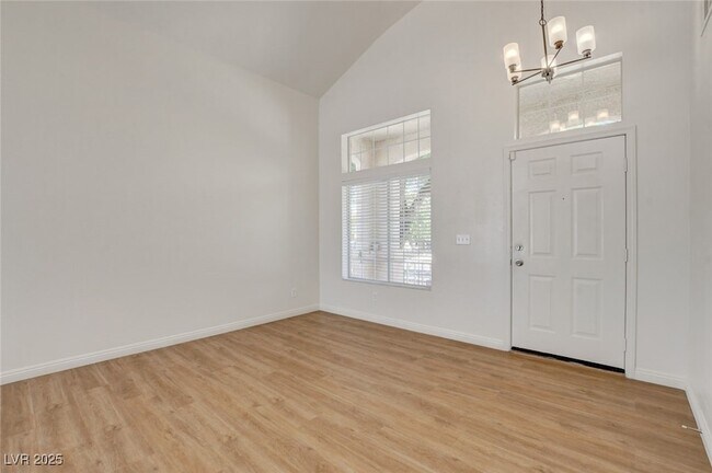 Building Photo - 1441 Iron Springs Dr