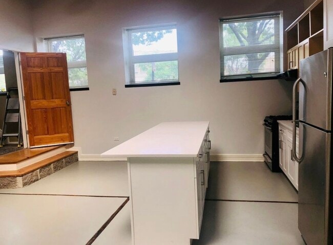 Building Photo - 1835 S Loomis St