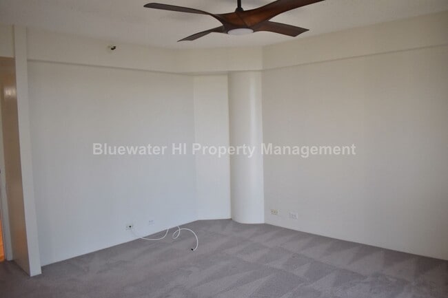 Building Photo - Craigside 1/1/1 Nuuanu Condo