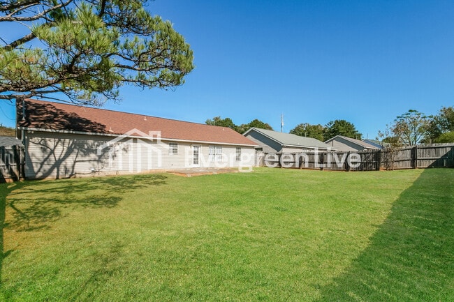 Building Photo - 12320 S Pointe Dr