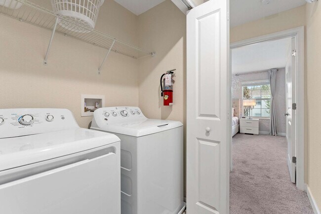 Building Photo - 4802 Romeo Cir