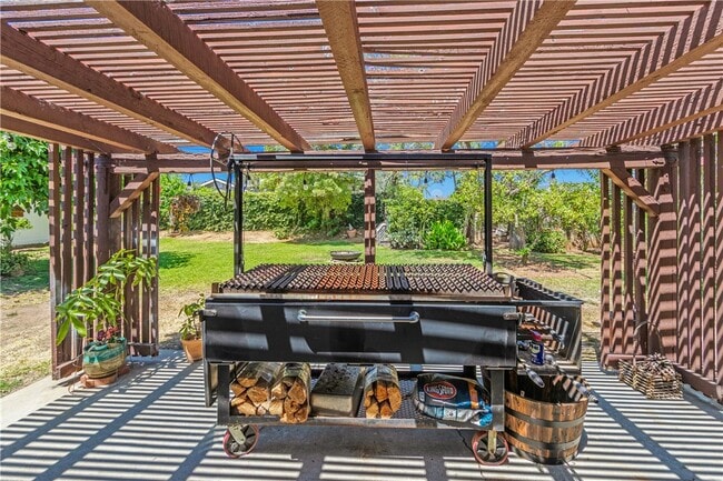 Building Photo - 1281 La Colina Dr