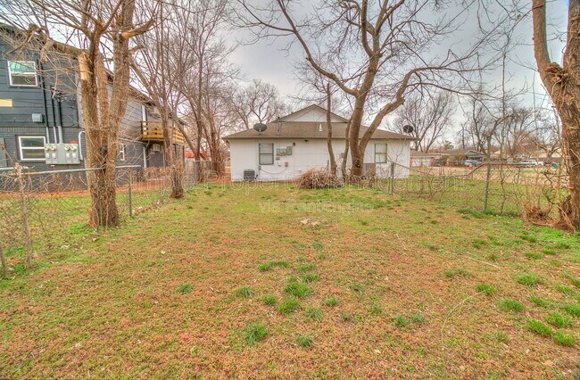 Building Photo - 129 SE 42nd St