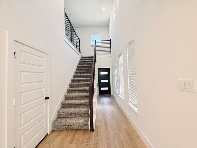 Building Photo - 16575 Oasis Glade Dr