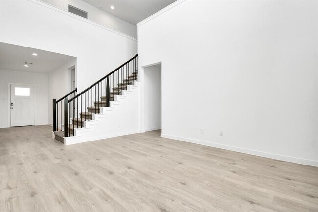 Building Photo - 3843 Pierce Pl Ln