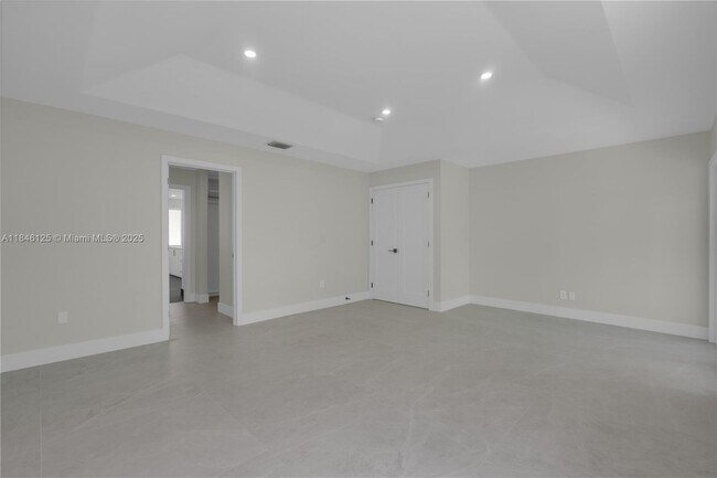Building Photo - 6498 NW 113th Pl