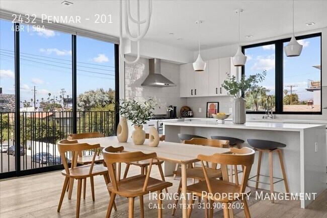 Building Photo - 2432 Penmar-201