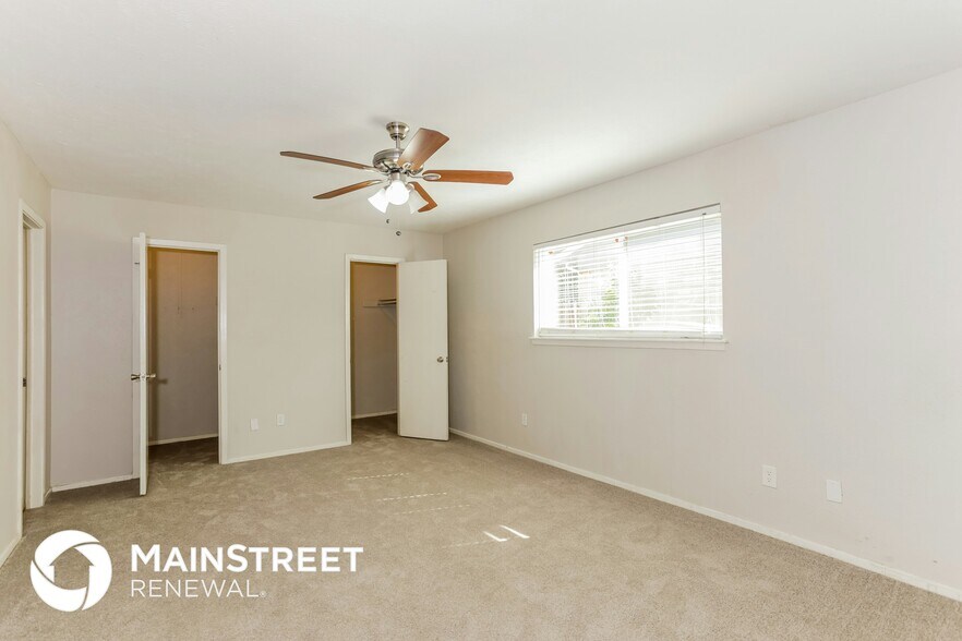 Building Photo - 817 Sandalwood Ln