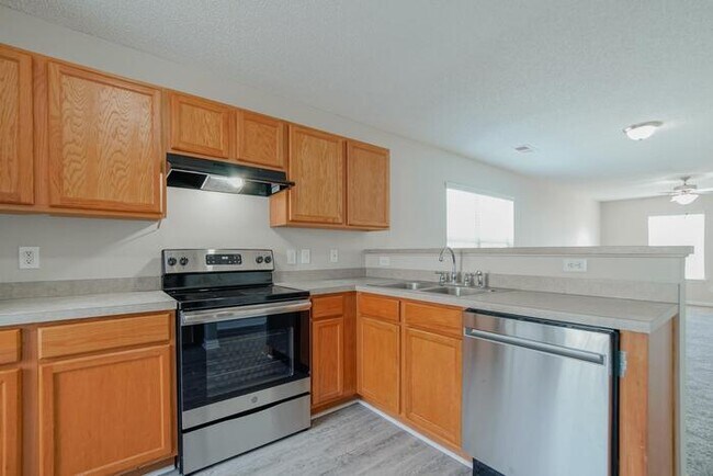 Building Photo - 402 Wincrest Ln