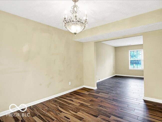Building Photo - 7133 Silver Lake Dr