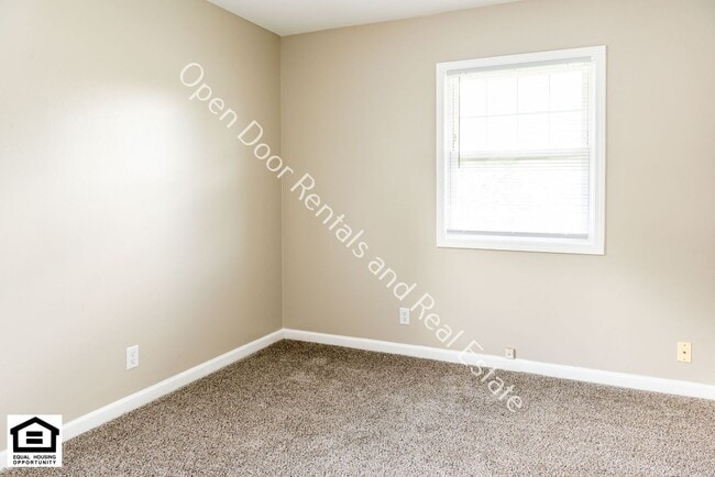 Building Photo - 3 bed 1 bath home on North Side of Fort Wayne