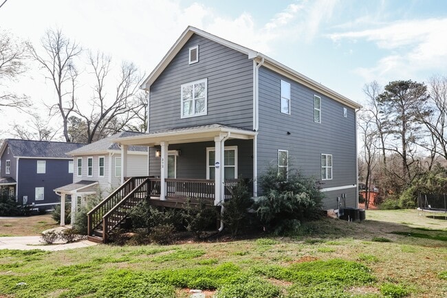 Building Photo - 372 Arch St