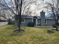 Building Photo - Renovated 2 bedroom 1 bathroom home