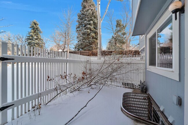 Building Photo - Fantastic 4 Bed 3.5 Bath in Aurora!