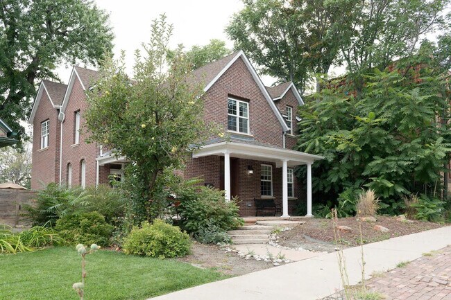 Building Photo - 3209 W Fairview Pl