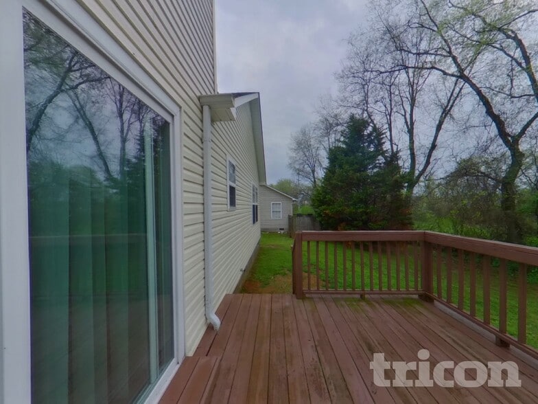 Building Photo - 1940 Littleton Ct