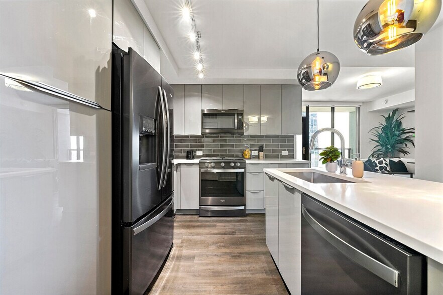 Building Photo - 1400 W Peachtree St NW