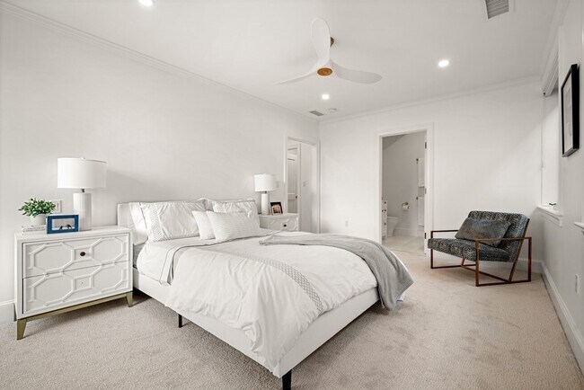 Building Photo - 130 Mt Auburn St