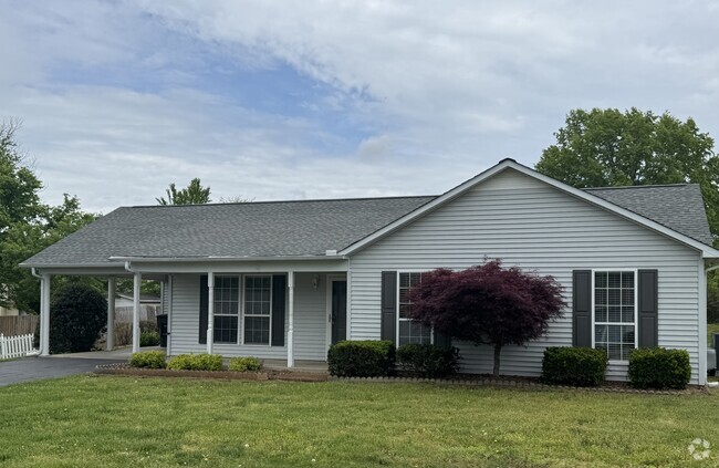 Building Photo - 1560 Greenbriar Ln