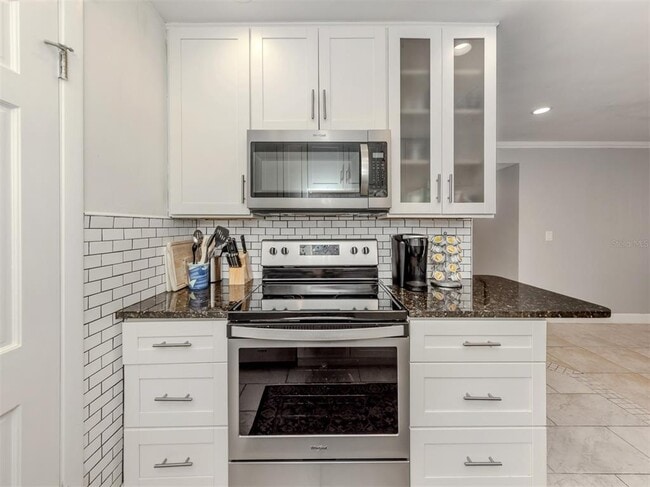 Building Photo - 200 The Esplanade N