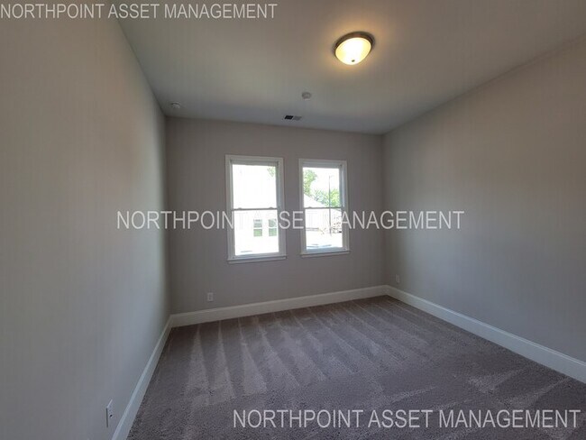 Building Photo - Gorgeous Luxury Townhome for Rent in Kenne...