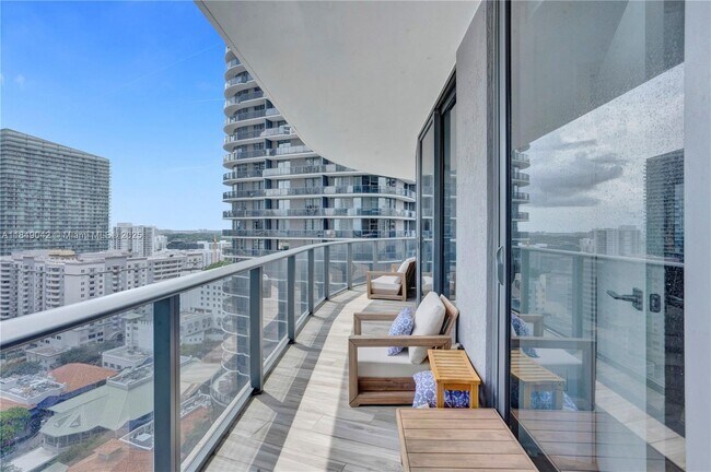 Building Photo - 801 S Miami Ave