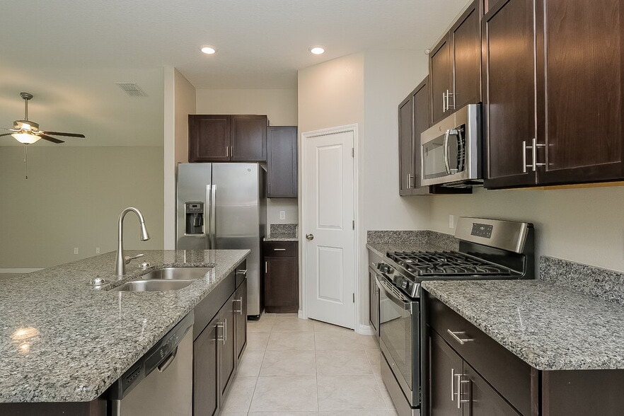 Building Photo - 5518 Rainwood Meadows Dr