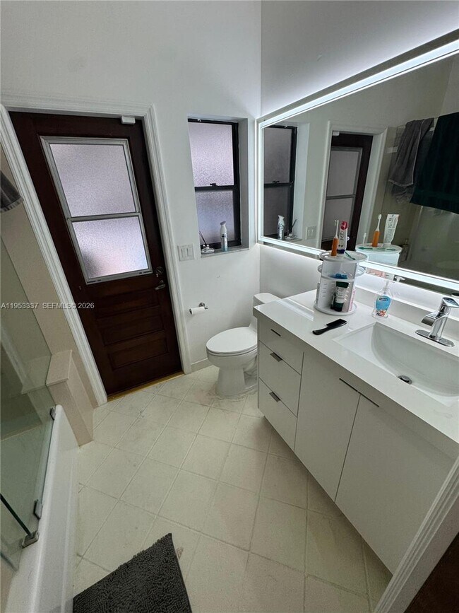 Building Photo - 3911 SW 56th Ct