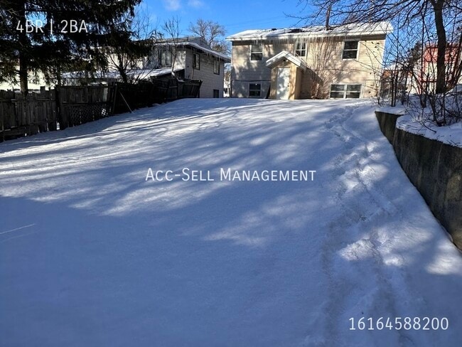 Building Photo - 530 Hall St SE